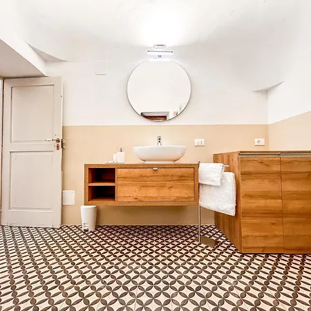 山林小屋 I Trulli E La Luna 阿尔贝罗贝洛