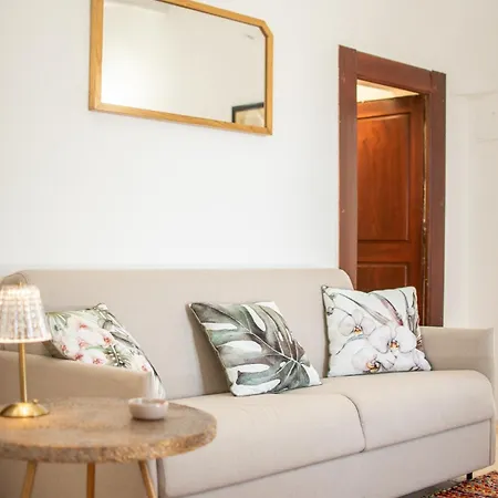 I Trulli E La Luna * 阿尔贝罗贝洛