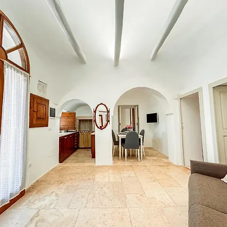 I Trulli E La Luna Chata *