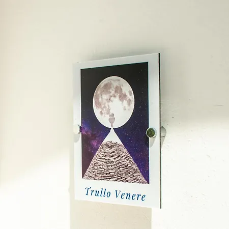 I Trulli E La Luna Chata