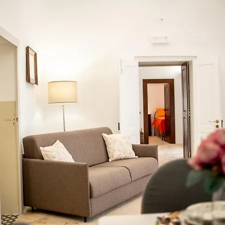 I Trulli E La Luna Chata